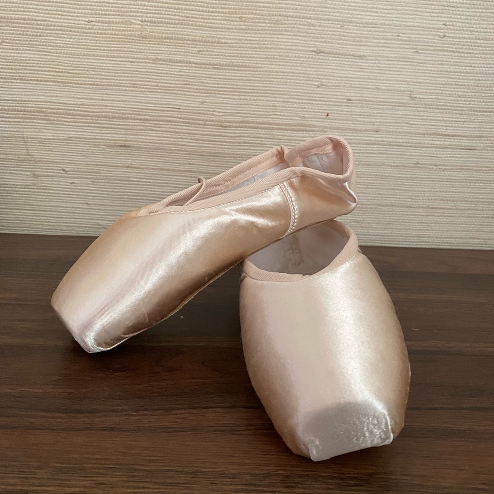 BRAND NEW Grishko Nova Pointe Shoes